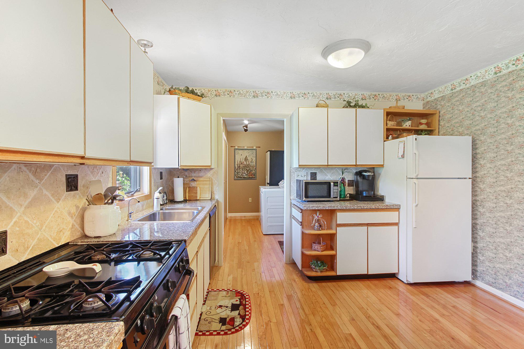 333 Greendale Road York, PA 17403 - Photo 8 of 31