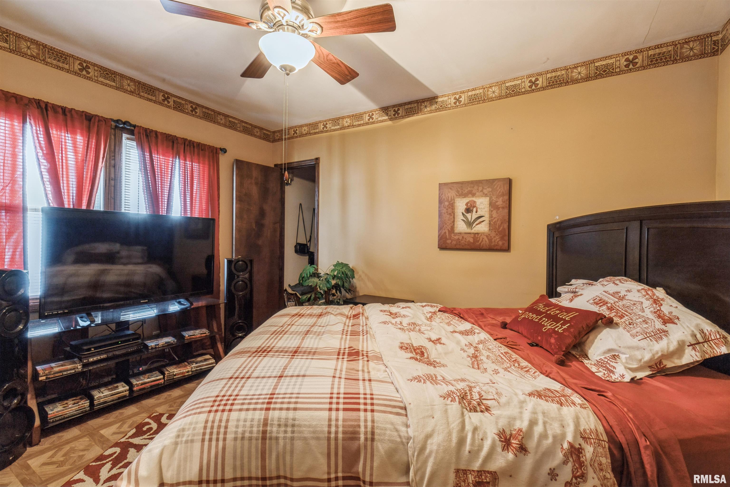 1104 Pershing Boulevard Clinton, IA 52732 - Photo 8 of 18 Gallery Image 8