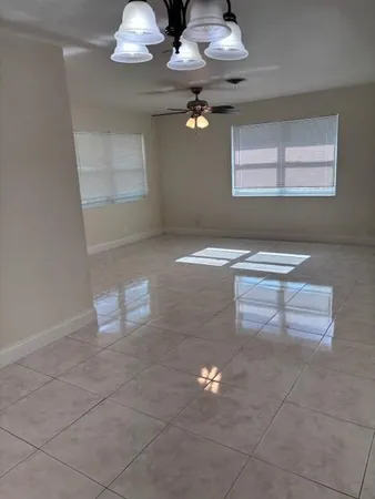 a view of livingroom with furniture