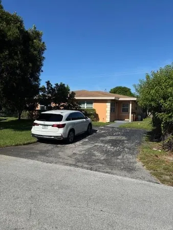 $2,800 | 212 Northeast 9th Avenue, Unit 1, Deerfield Beach, FL 33441