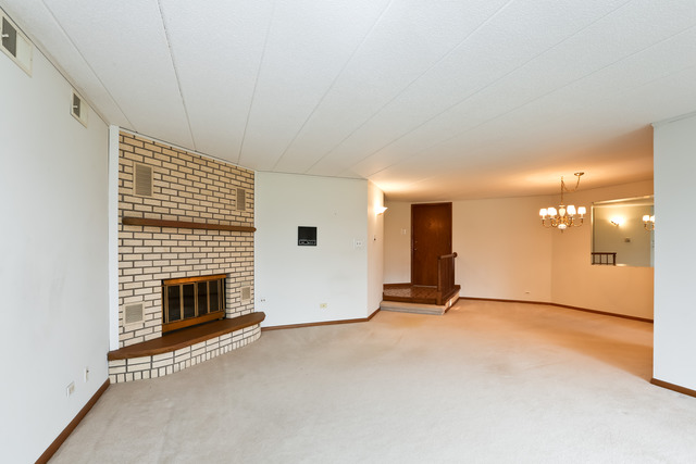 180 West Richton Road, Unit 102 Crete, IL 60417 - Photo 2 of 10