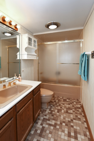 180 West Richton Road, Unit 102 Crete, IL 60417 - Photo 9 of 10