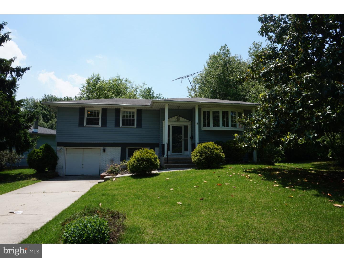 42 Suburban Boulevard Riverside, NJ 08075 - Photo 1 of 11 Gallery Image 1