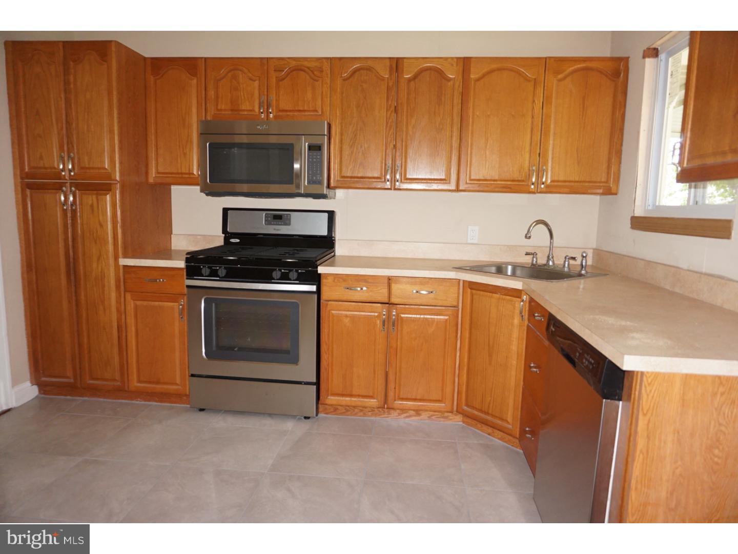 42 Suburban Boulevard Riverside, NJ 08075 - Photo 5 of 11 Gallery Image 5
