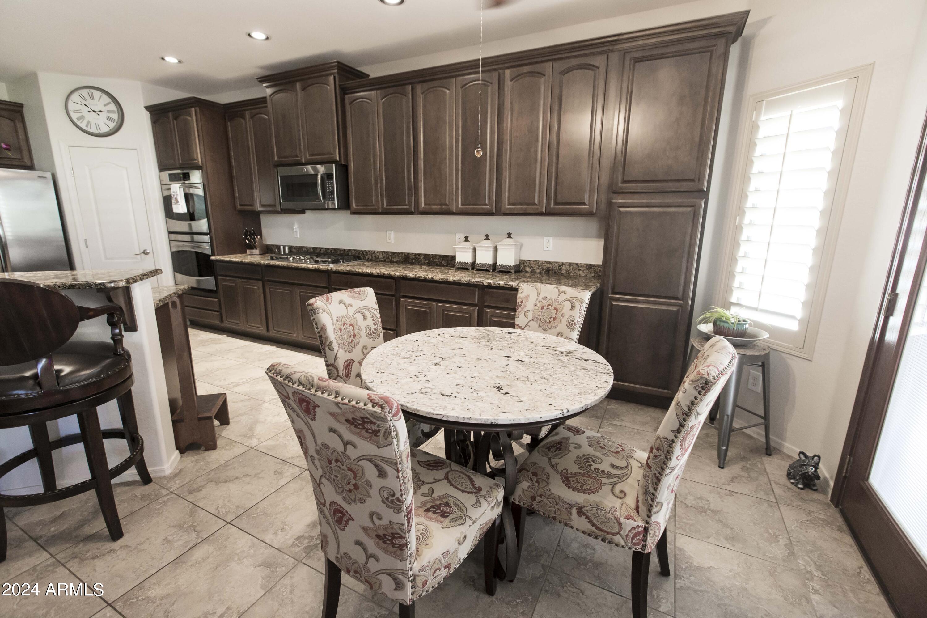 913 South Del Rio Court Apache Junction, AZ 85120 - Photo 14 of 70 BREAKFAST NOOK 01 - 83U4062