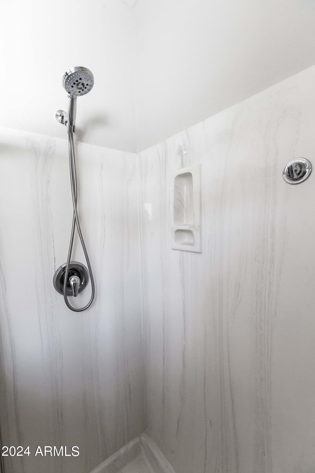 913 South Del Rio Court Apache Junction, AZ 85120 - Photo 60 of 70 JACK & JILL SHOWER - 83U4041