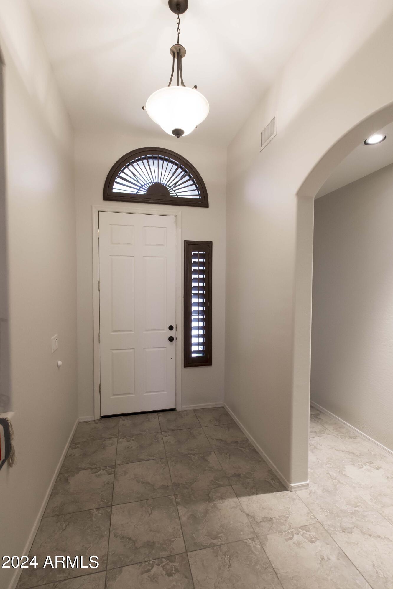 913 South Del Rio Court Apache Junction, AZ 85120 - Photo 6 of 70 FOYER 01 - 83U4022