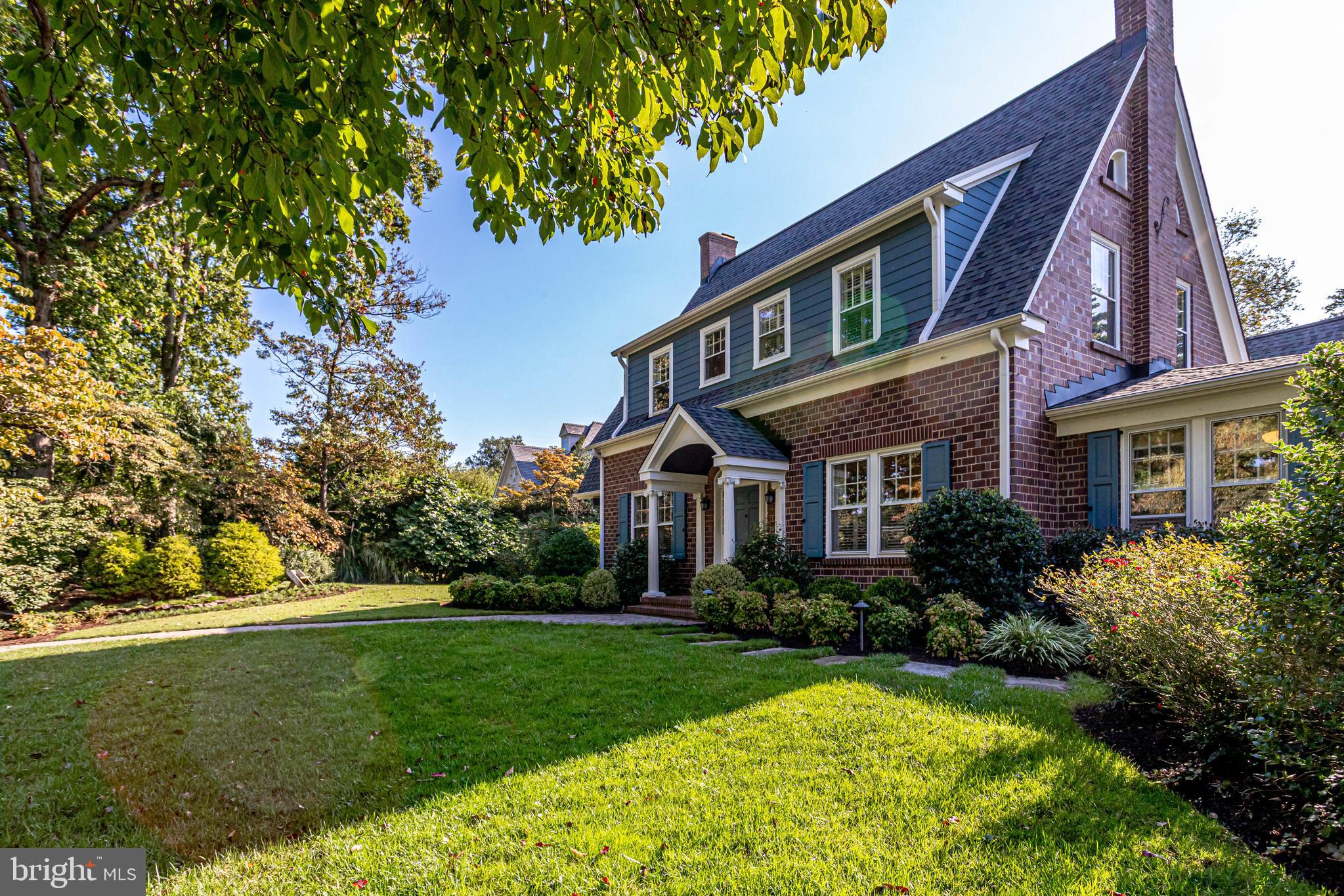 4924 Little Falls Road Arlington, VA 22207 - Photo 2 of 55 Perfectly Manicured Landscaping
