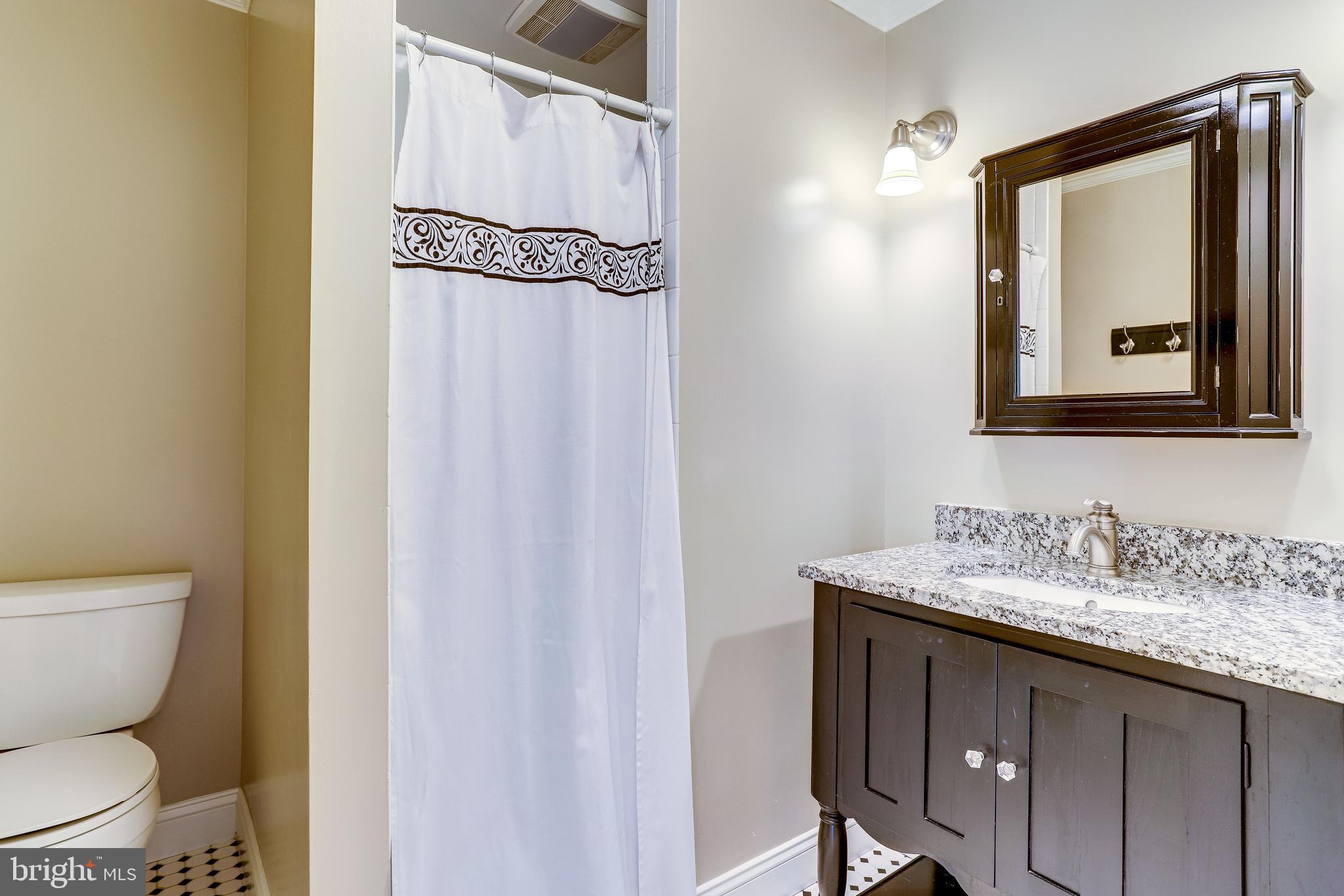 4924 Little Falls Road Arlington, VA 22207 - Photo 27 of 55 Main Level Full Bath