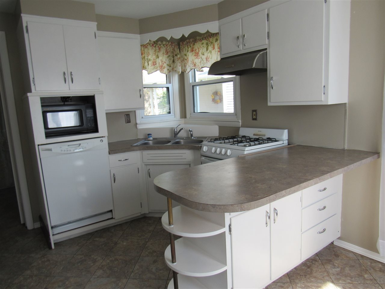 221 West Rugg Street Decatur, IN 46733 - Photo 19 of 36
