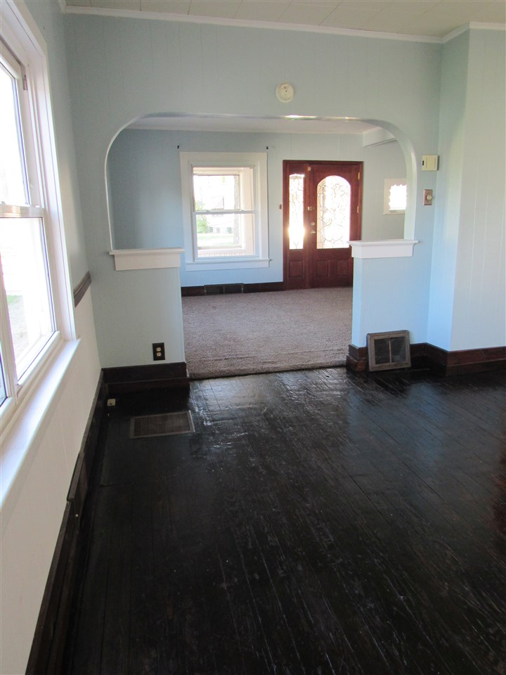 221 West Rugg Street Decatur, IN 46733 - Photo 8 of 36