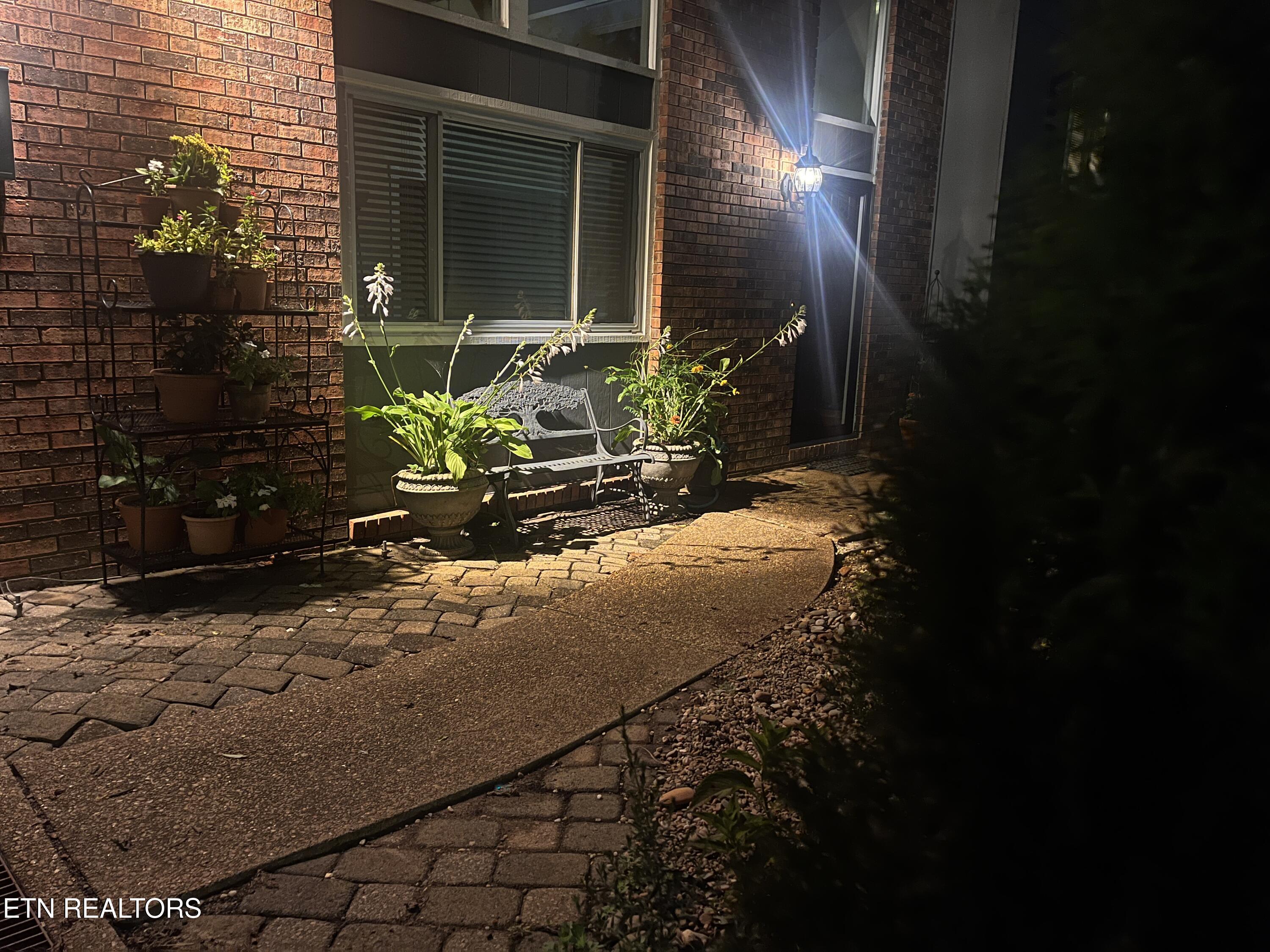 104 Clark Lane Oak Ridge, TN 37830 - Photo 23 of 23 Front Walk
