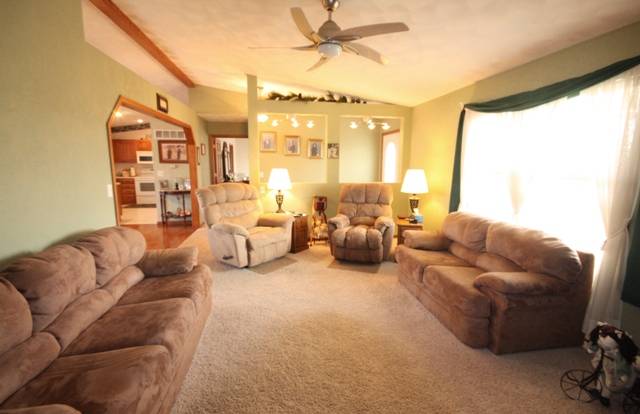 23780 Farmdale Road Washington, IL 61571 - Photo 4 of 15 Gallery Image 4