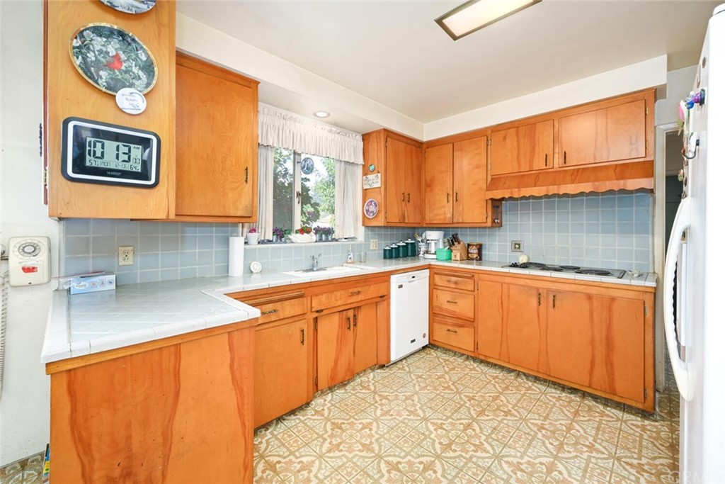 9505 Raviller Drive Downey, CA 90240 - Photo 19 of 54