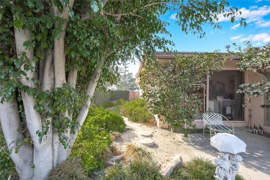 9505 Raviller Drive Downey, CA 90240 - Photo 50 of 54 a view of a backyard of the house