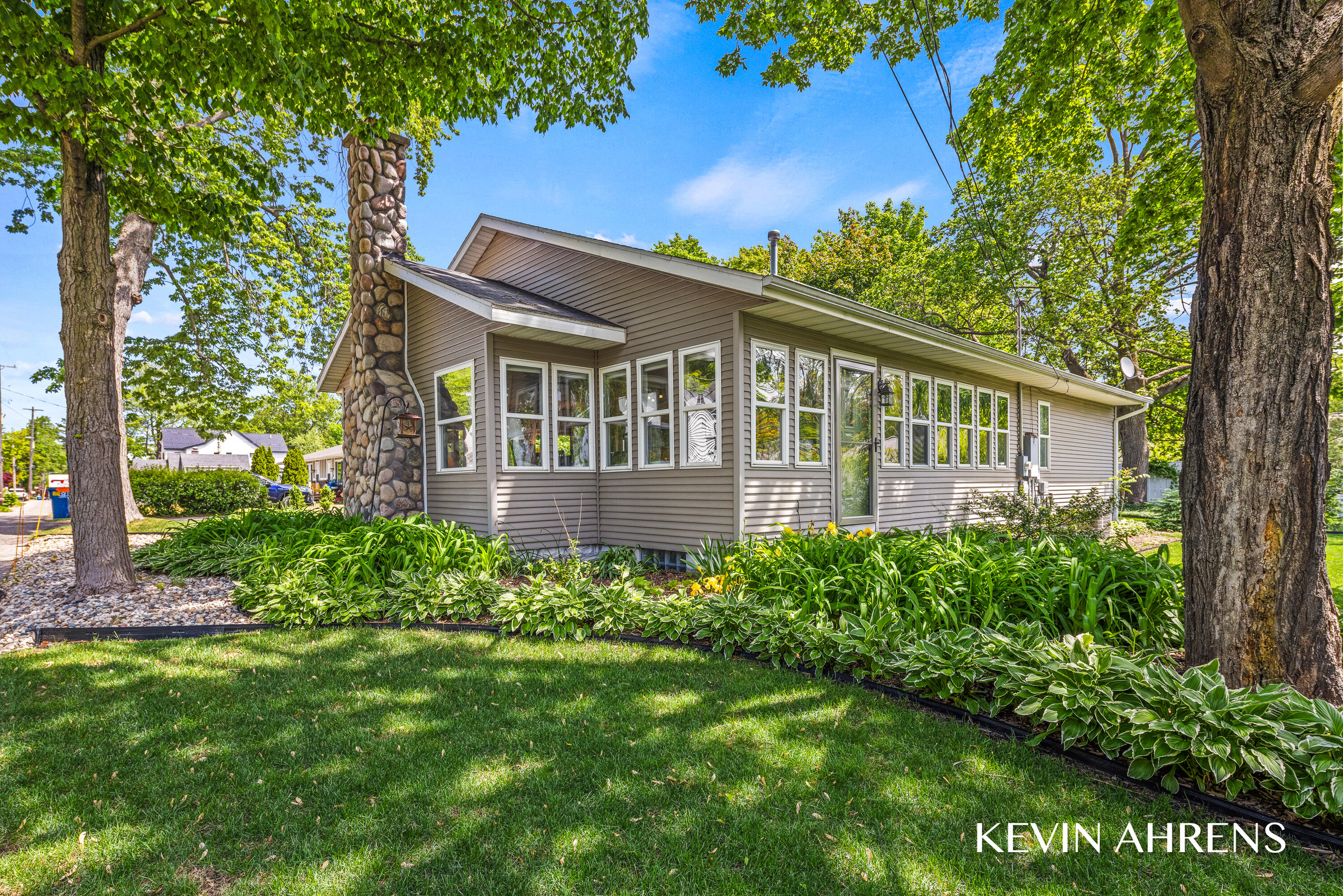 17284 Coles Park Road Spring Lake, MI 49456 - Photo 2 of 44 17284.Coles.Park.Rd-65