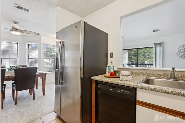 $365,000 | 3015 Lighthouse Lane, Parlin, NJ 08859