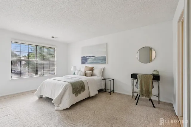 $365,000 | 3015 Lighthouse Lane, Parlin, NJ 08859