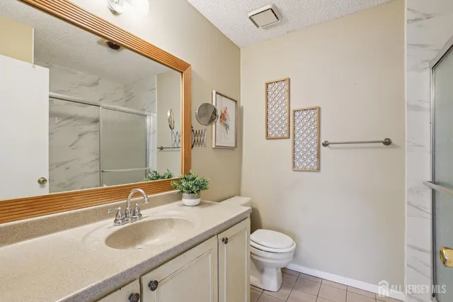 $365,000 | 3015 Lighthouse Lane, Parlin, NJ 08859