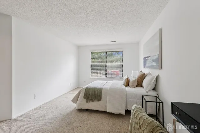 $365,000 | 3015 Lighthouse Lane, Parlin, NJ 08859