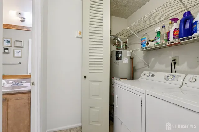 $365,000 | 3015 Lighthouse Lane, Parlin, NJ 08859