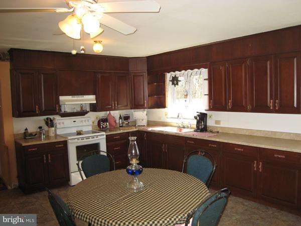 226 Park Avenue Lititz, PA 17543 - Photo 2 of 9 Gallery Image 2