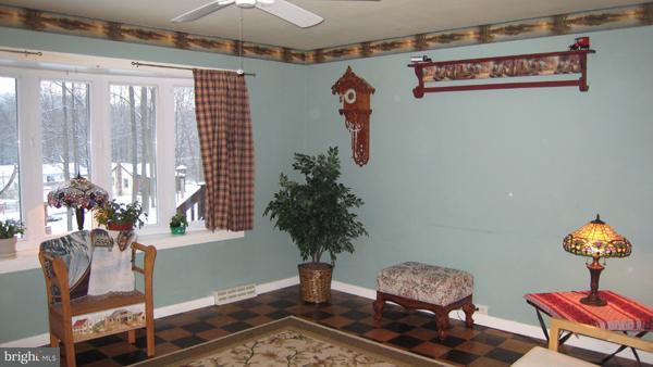 226 Park Avenue Lititz, PA 17543 - Photo 3 of 9 Gallery Image 3