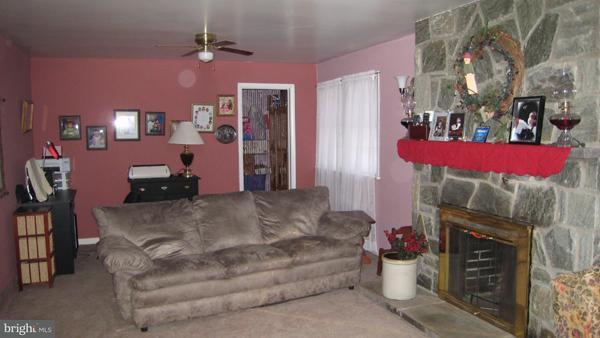 226 Park Avenue Lititz, PA 17543 - Photo 4 of 9 Gallery Image 4