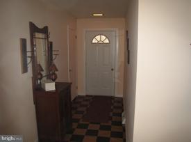 226 Park Avenue Lititz, PA 17543 - Photo 5 of 9 Gallery Image 5