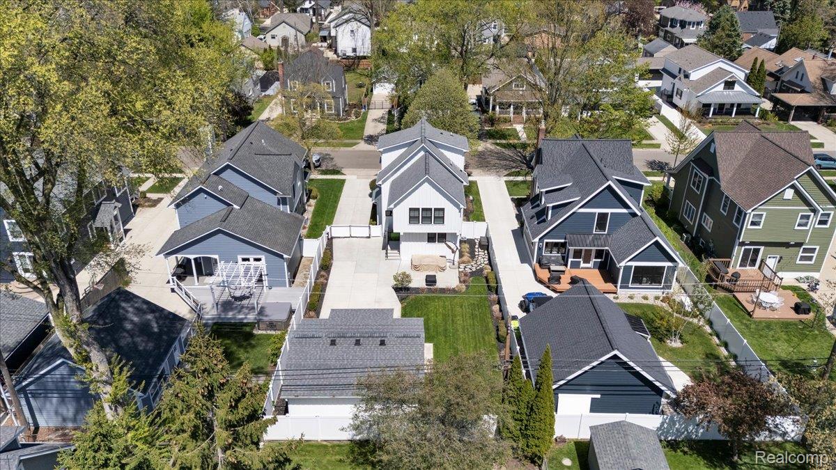 332 Highland Avenue Rochester, MI 48307 - Photo 35 of 39 Aerial perspective of suburban area