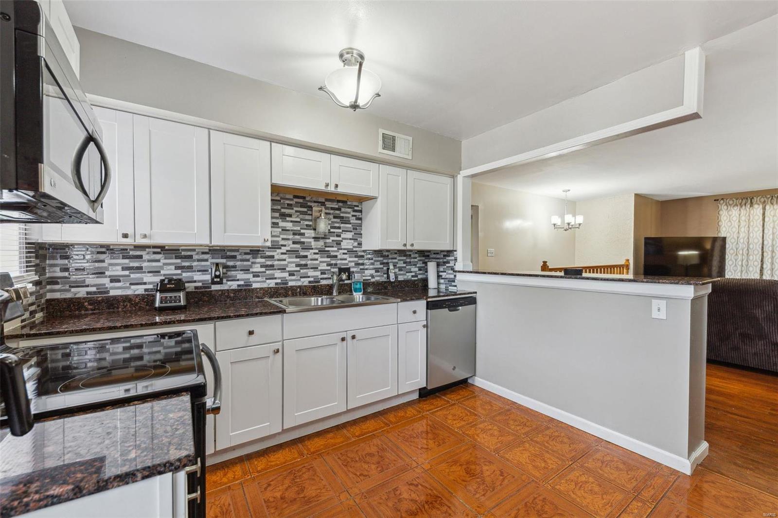 11736 Bellefontaine Road St. Louis, MO 63138 - Photo 6 of 19