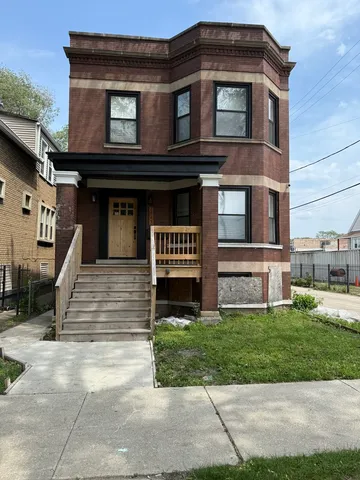 $385,000 | 7843 South Marquette Avenue, Chicago, IL 60649