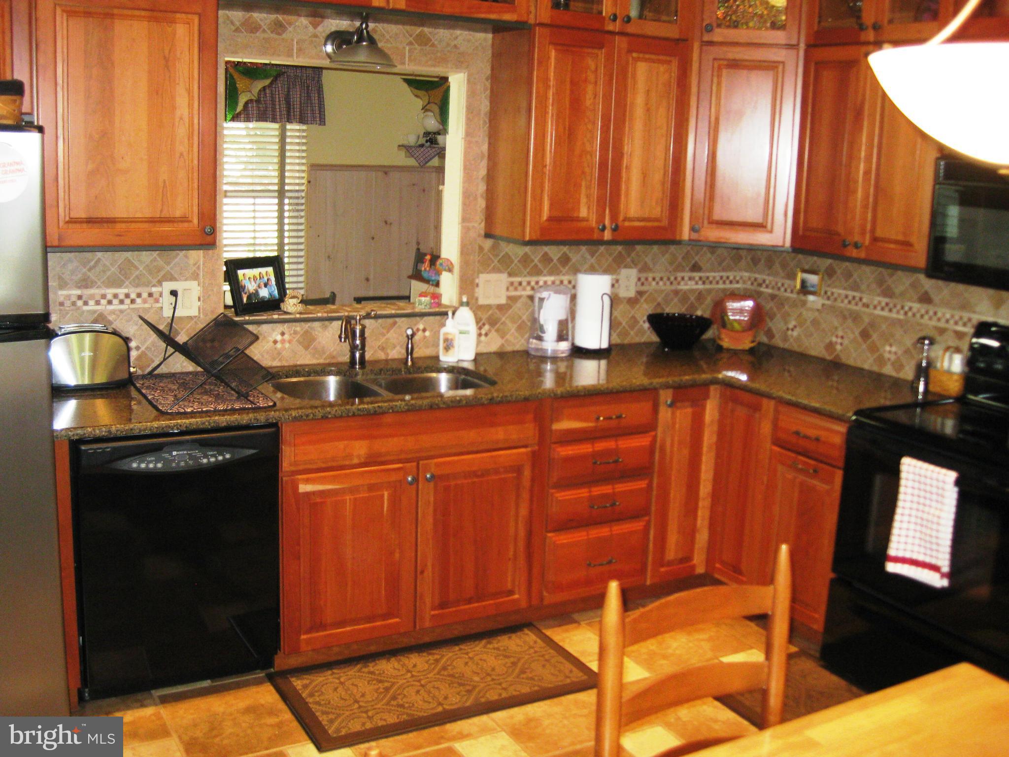 809 Potomac Ridge Court Sterling, VA 20164 - Photo 8 of 30 Kitchen