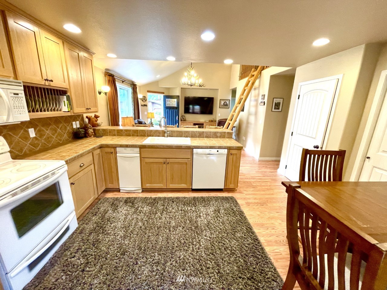 370 Maple Grove Road Port Angeles, WA 98363 - Photo 10 of 31 Gallery Image 10