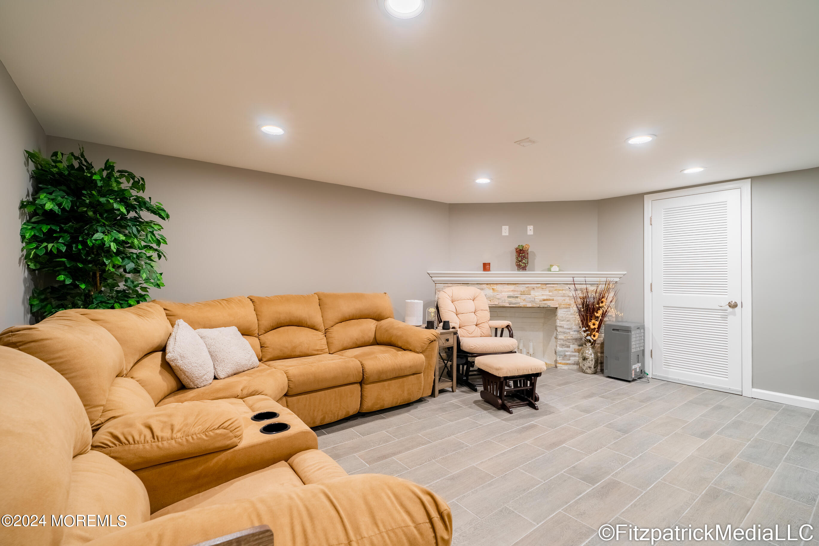 648 Thoroughfare Road Brick, NJ 08724 - Photo 30 of 40 Basement LR pic 2