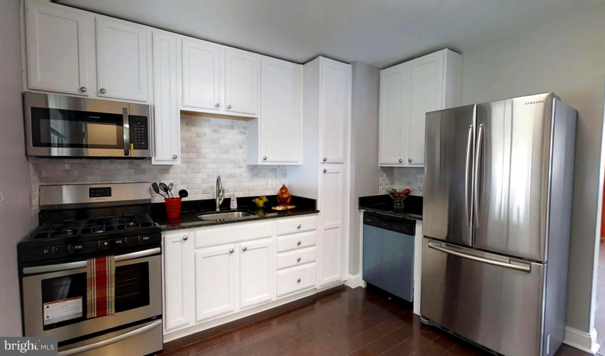 118 Cedar Hill Road Baltimore, MD 21225 - Photo 1 of 22 Kitchen
