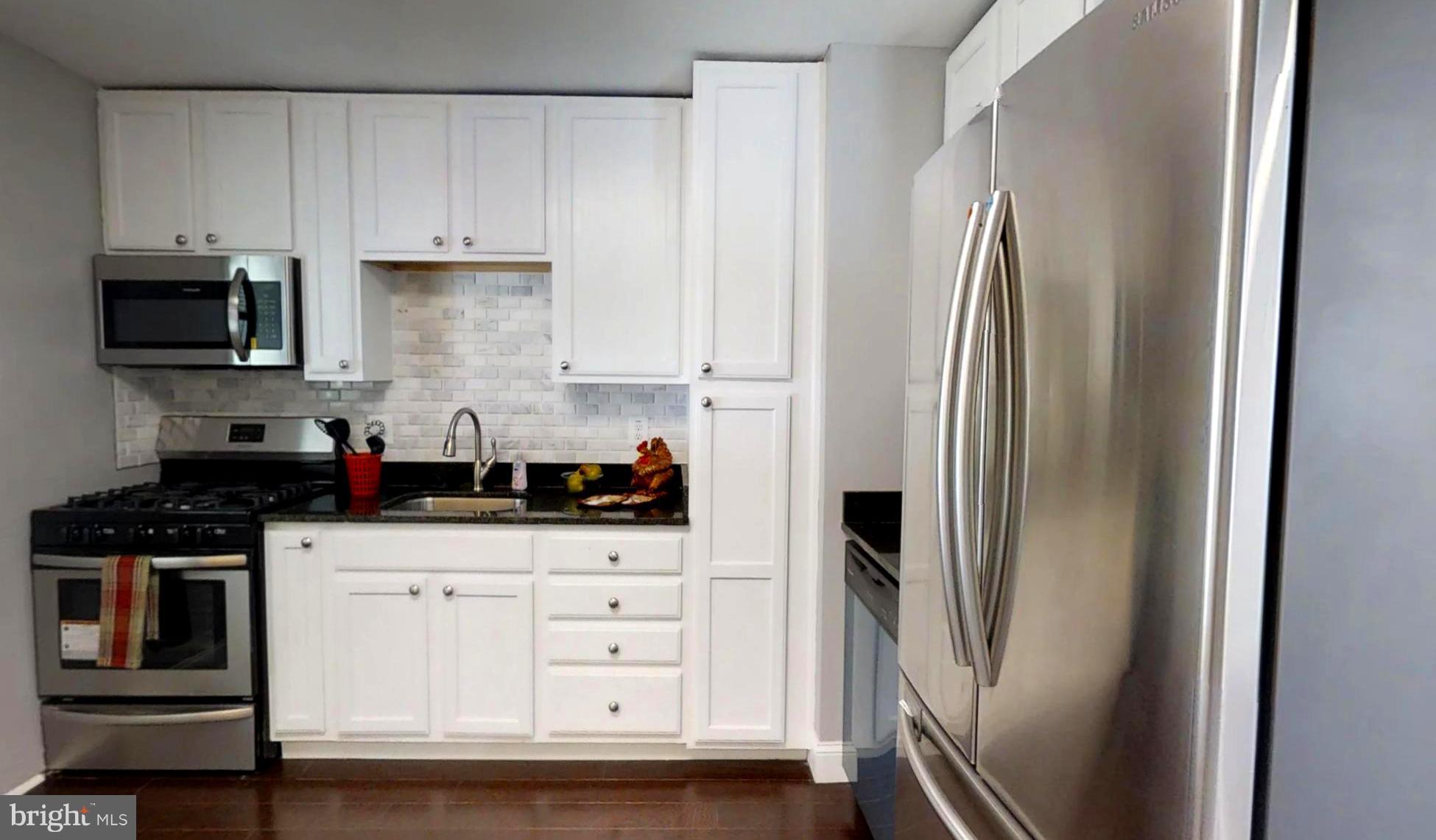 118 Cedar Hill Road Baltimore, MD 21225 - Photo 2 of 22 Kitchen