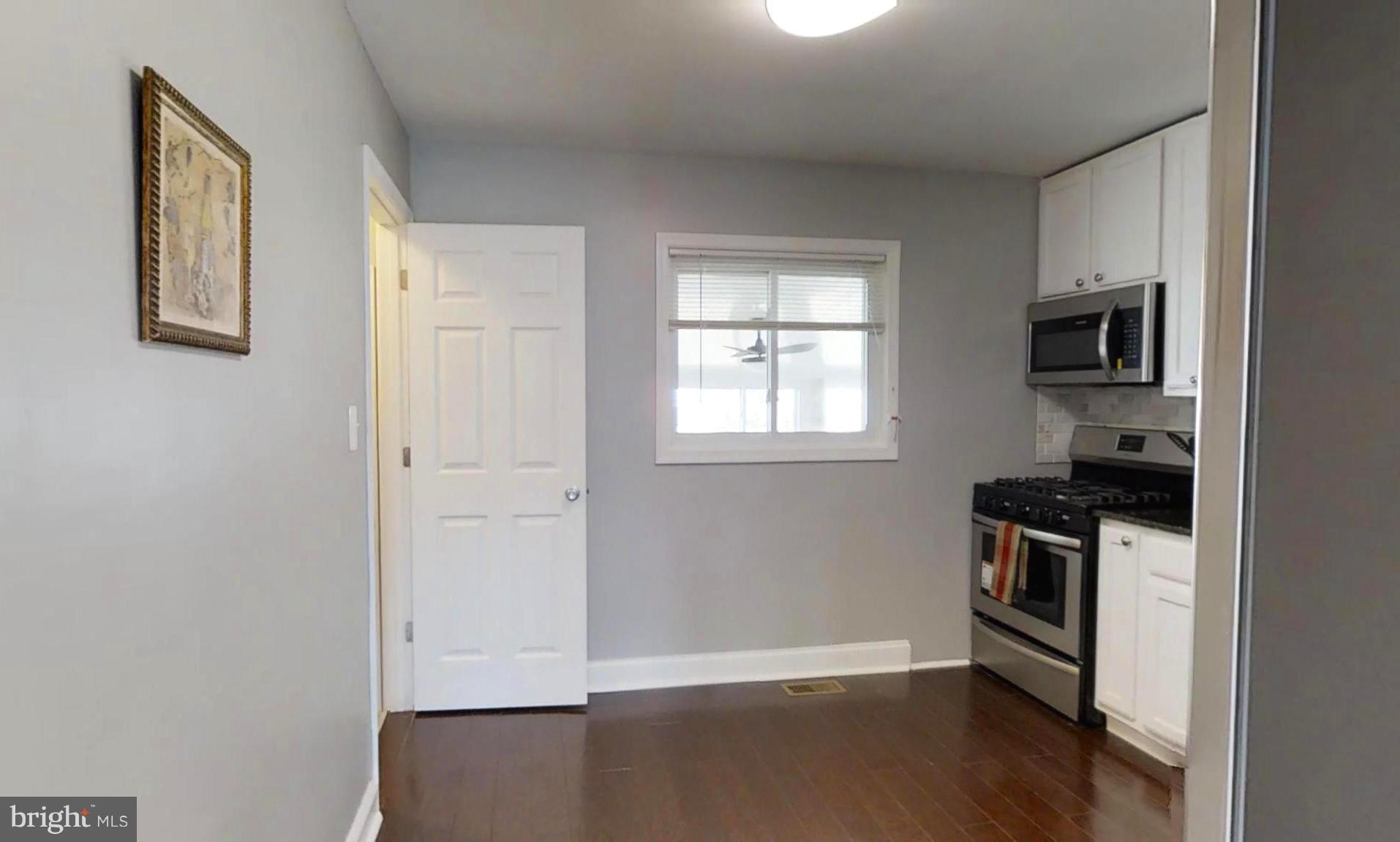 118 Cedar Hill Road Baltimore, MD 21225 - Photo 3 of 22 Kitchen