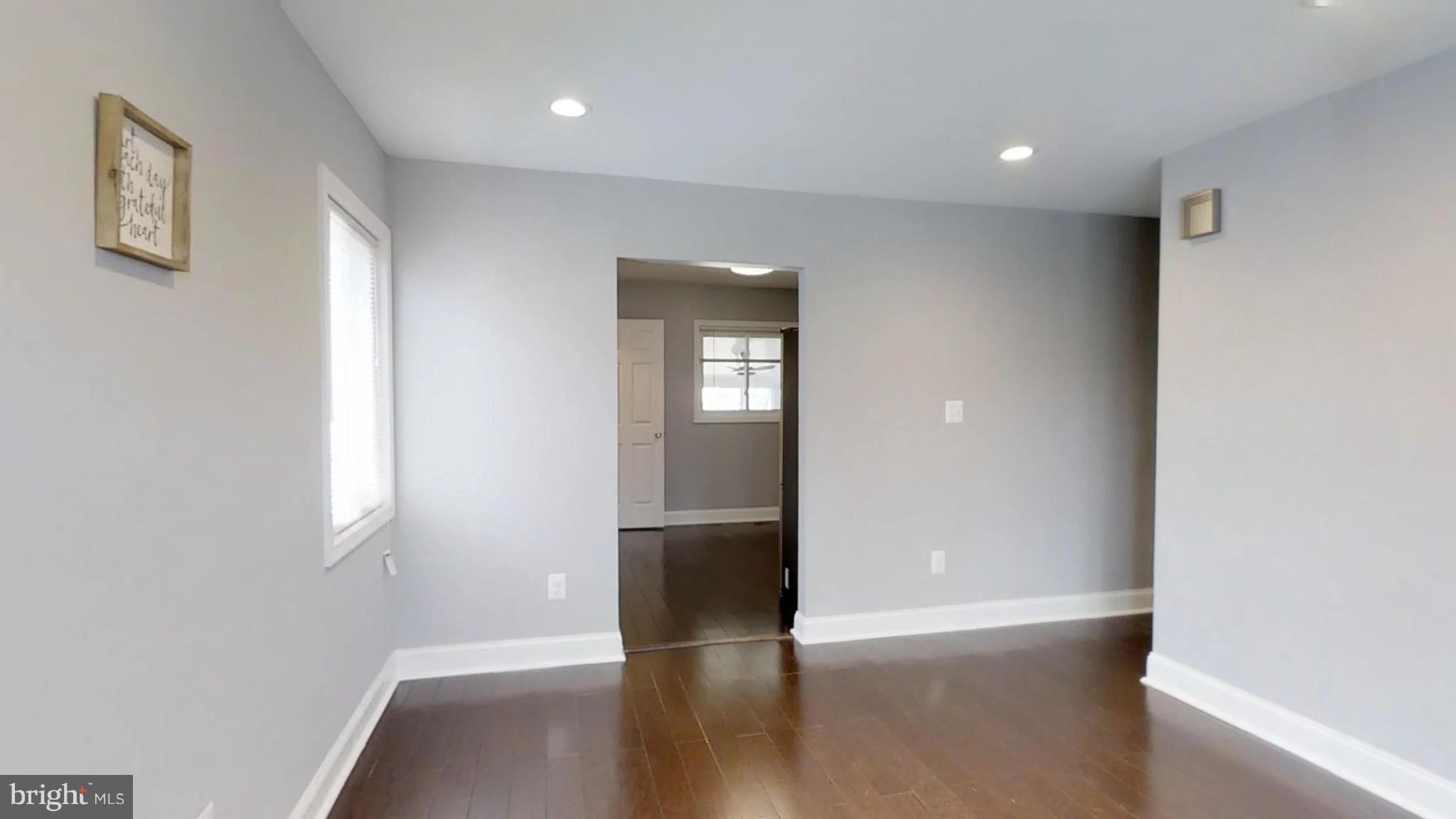 118 Cedar Hill Road Baltimore, MD 21225 - Photo 7 of 22 Living Room