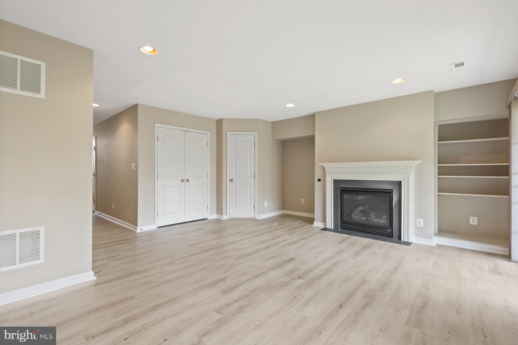 9147 Ribbon Falls Loop Bristow, VA 20136 - Photo 6 of 53