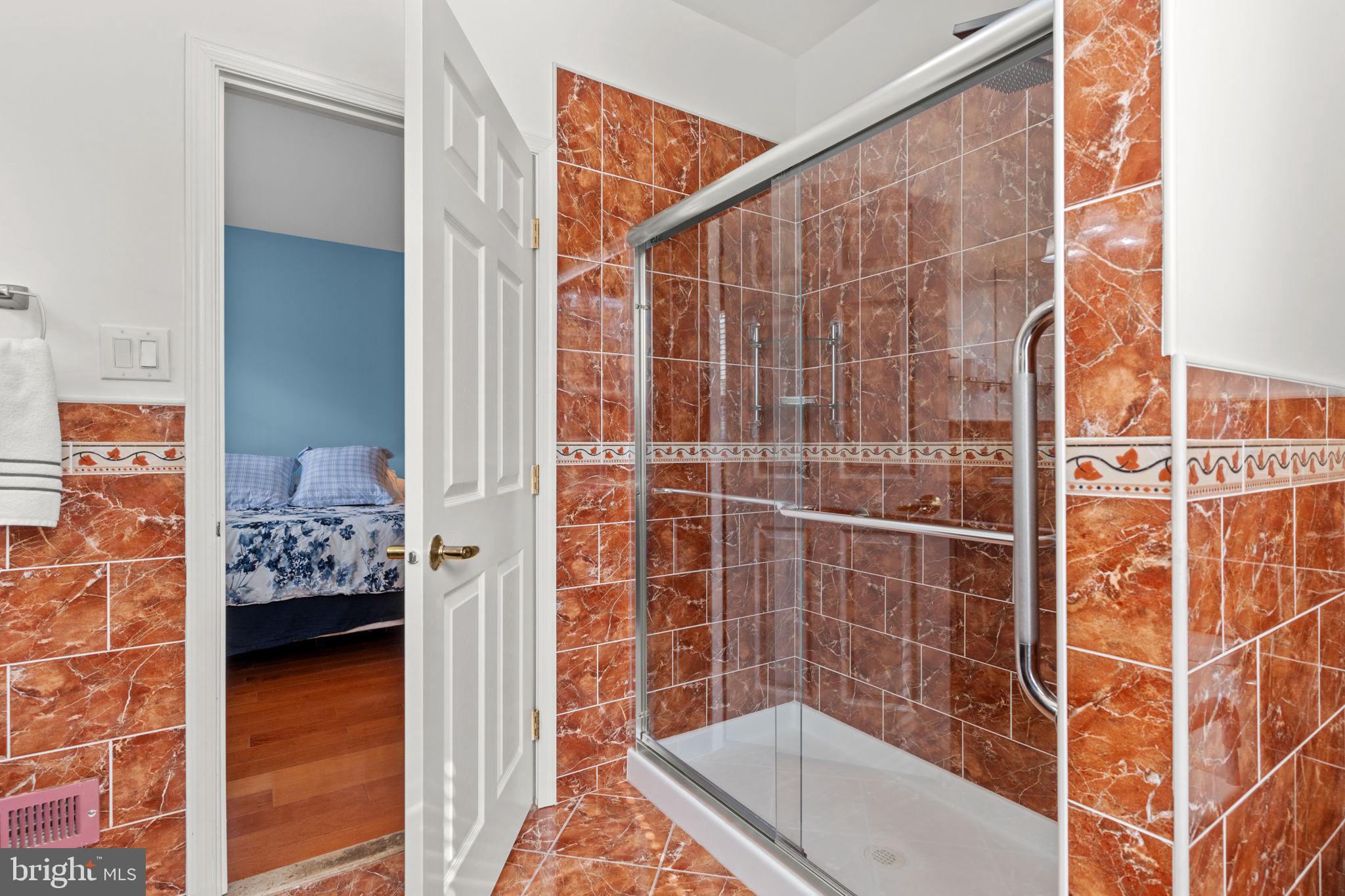 8 Bluebonnet Road Langhorne, PA 19047 - Photo 19 of 25 Primary Bathroom