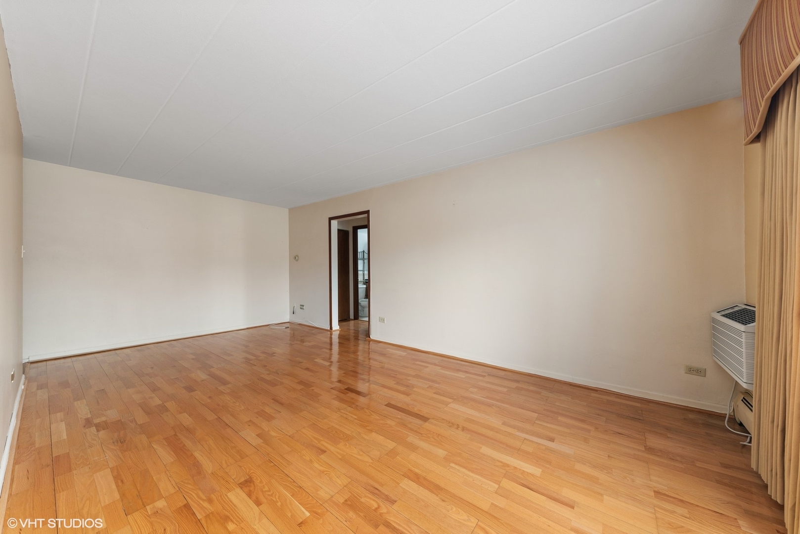 701 Busse Highway, Unit 1A Park Ridge, IL 60068 - Photo 6 of 15 a view of an empty room