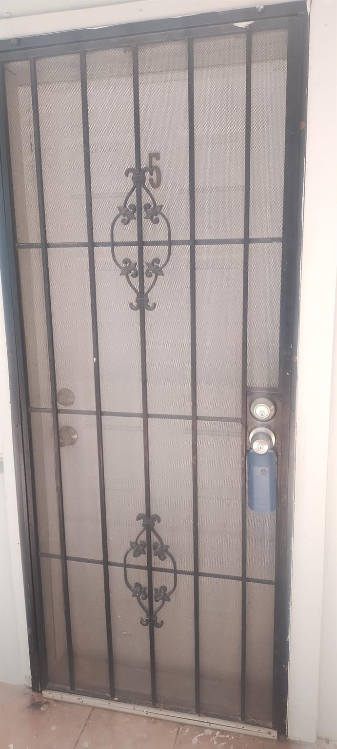 31 Edmund Road, Unit 5 West Park, FL 33023 - Photo 3 of 14 Photo 12
