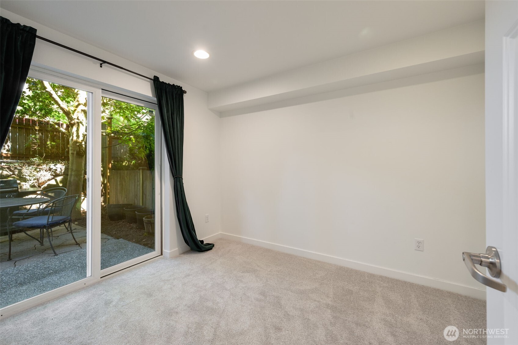 935 North 97th Street, Unit B Seattle, WA 98103 - Photo 29 of 37