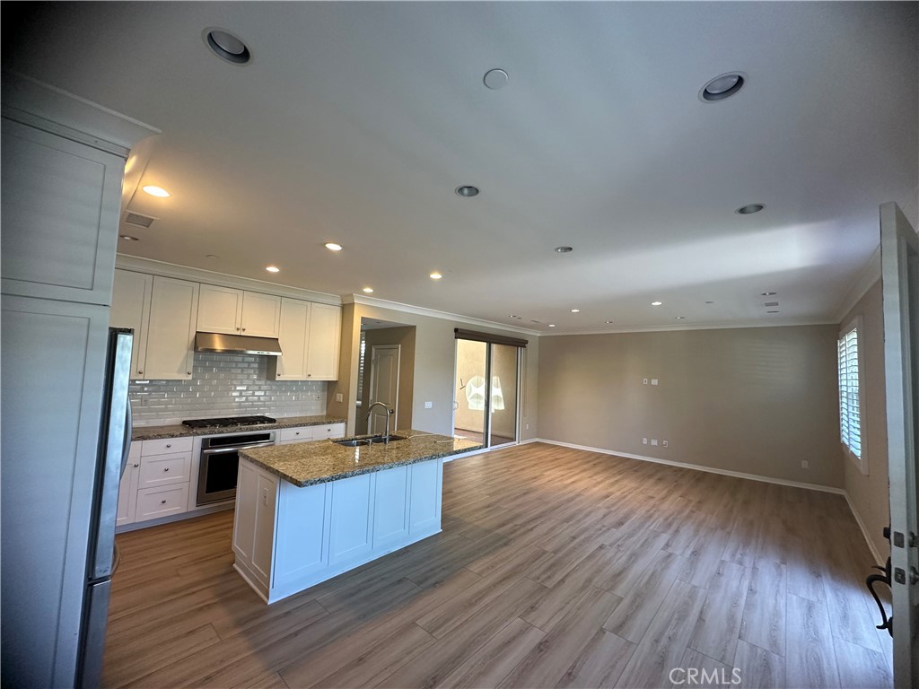 206 Rodeo Irvine, CA 92602 - Photo 4 of 16