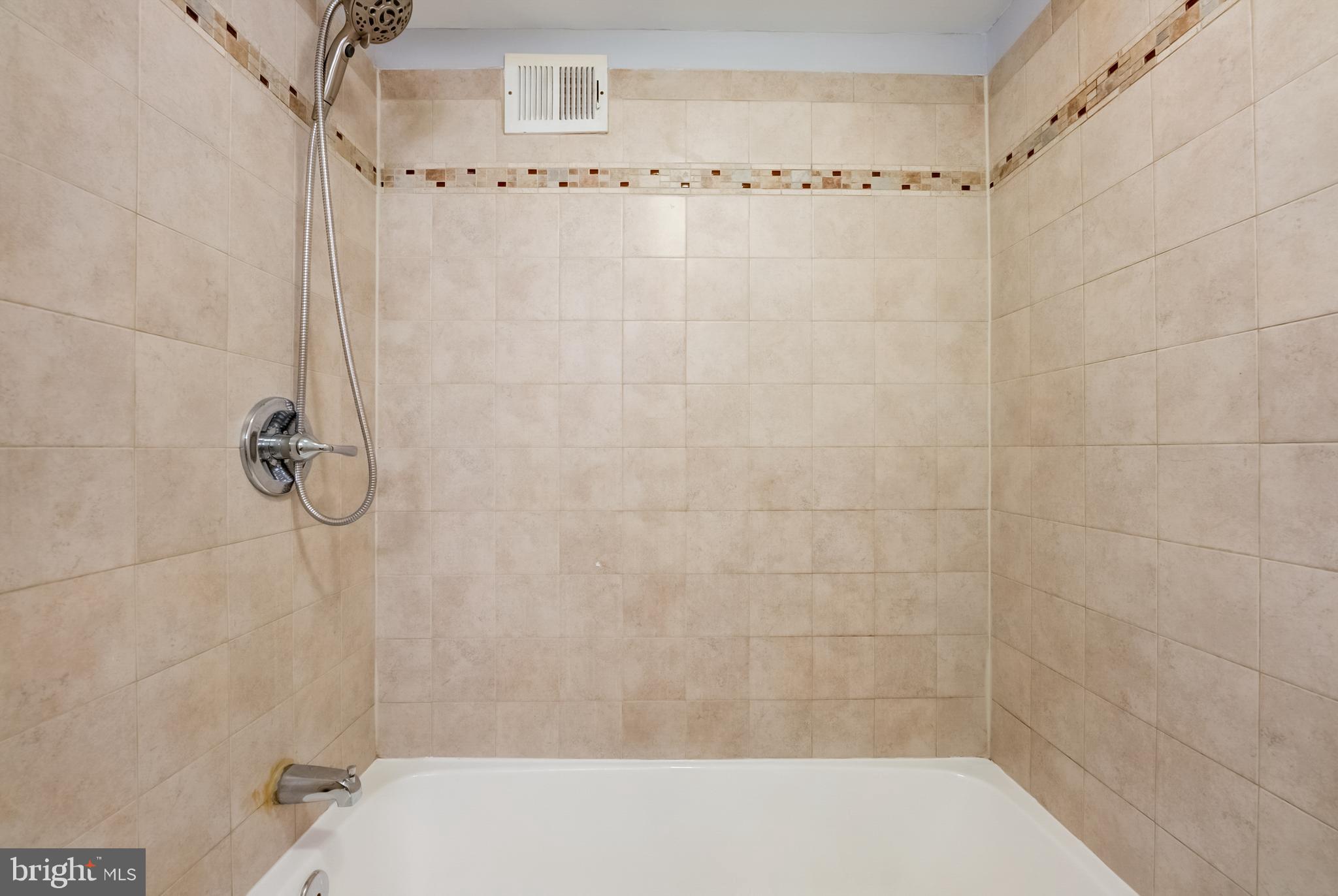 1836 Metzerott Road, Unit 1620 Adelphi, MD 20783 - Photo 27 of 42
