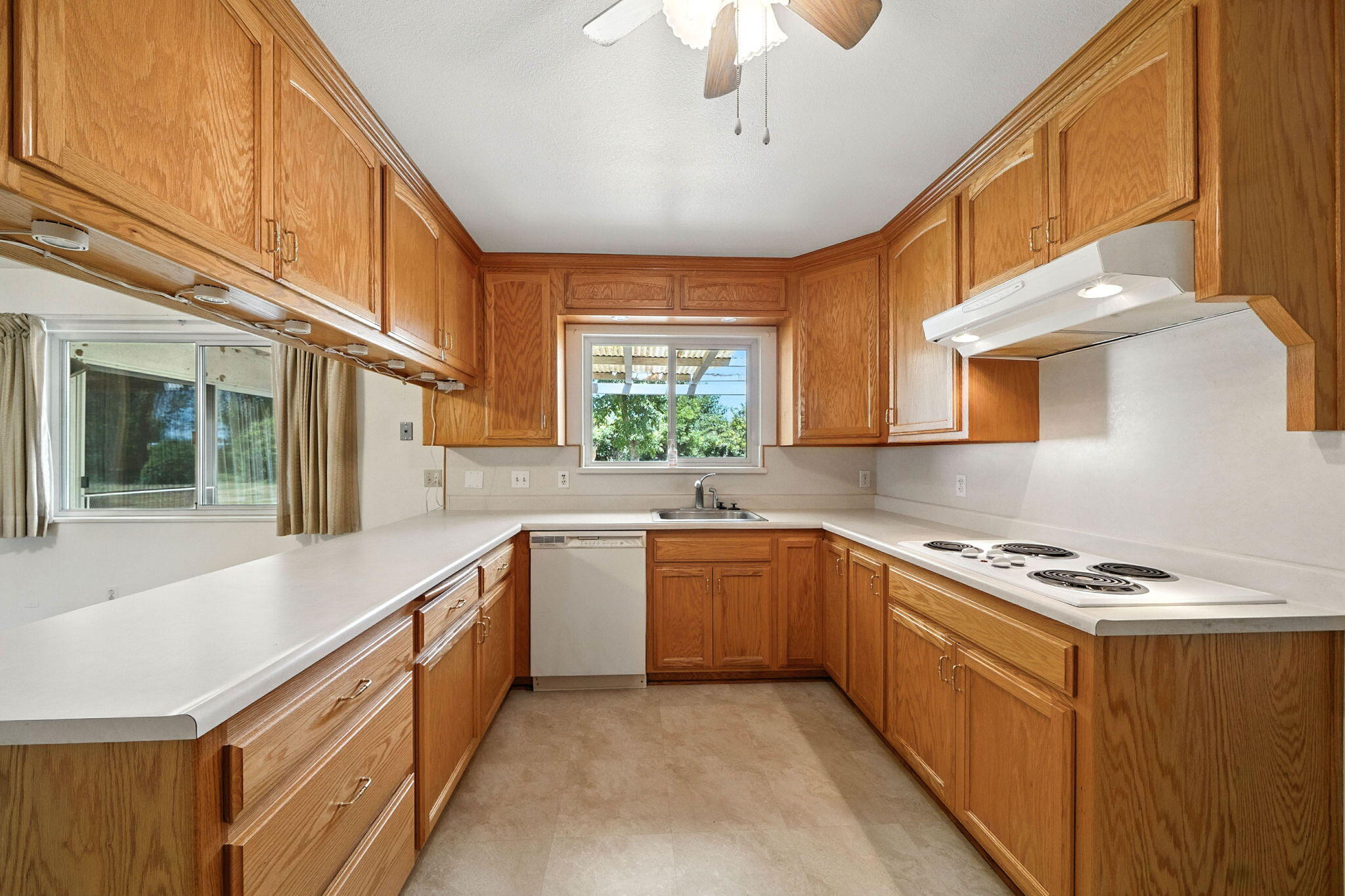 13550 Trinity Avenue Red Bluff, CA 96080 - Photo 8 of 43 10-web-or-mls-IMG-10