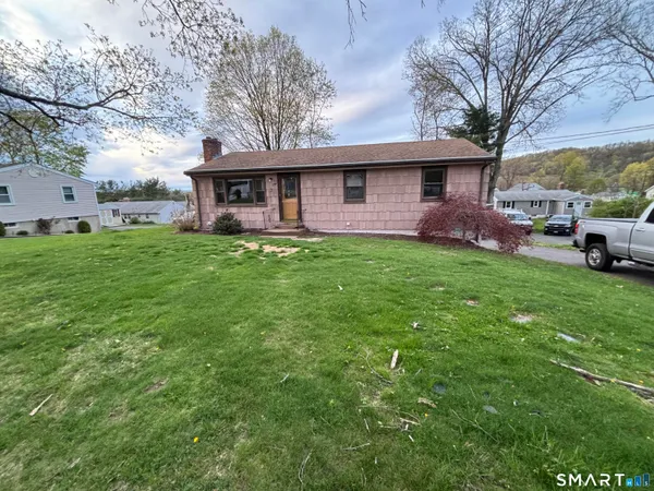 $325,000 | 129 Westwood Avenue, Plainville, CT 06062