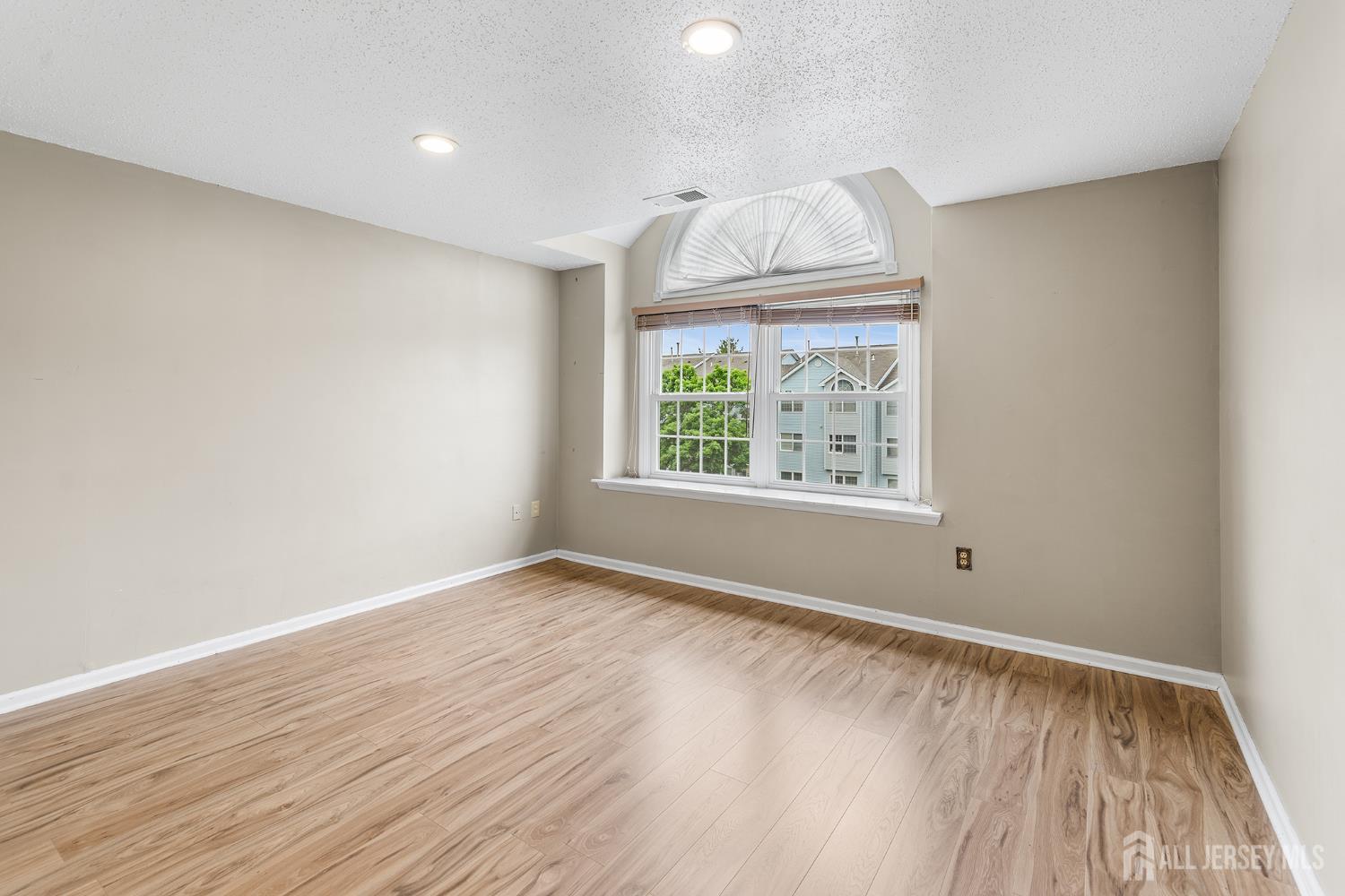 834 Edpas Road New Brunswick, NJ 08901 - Photo 11 of 11