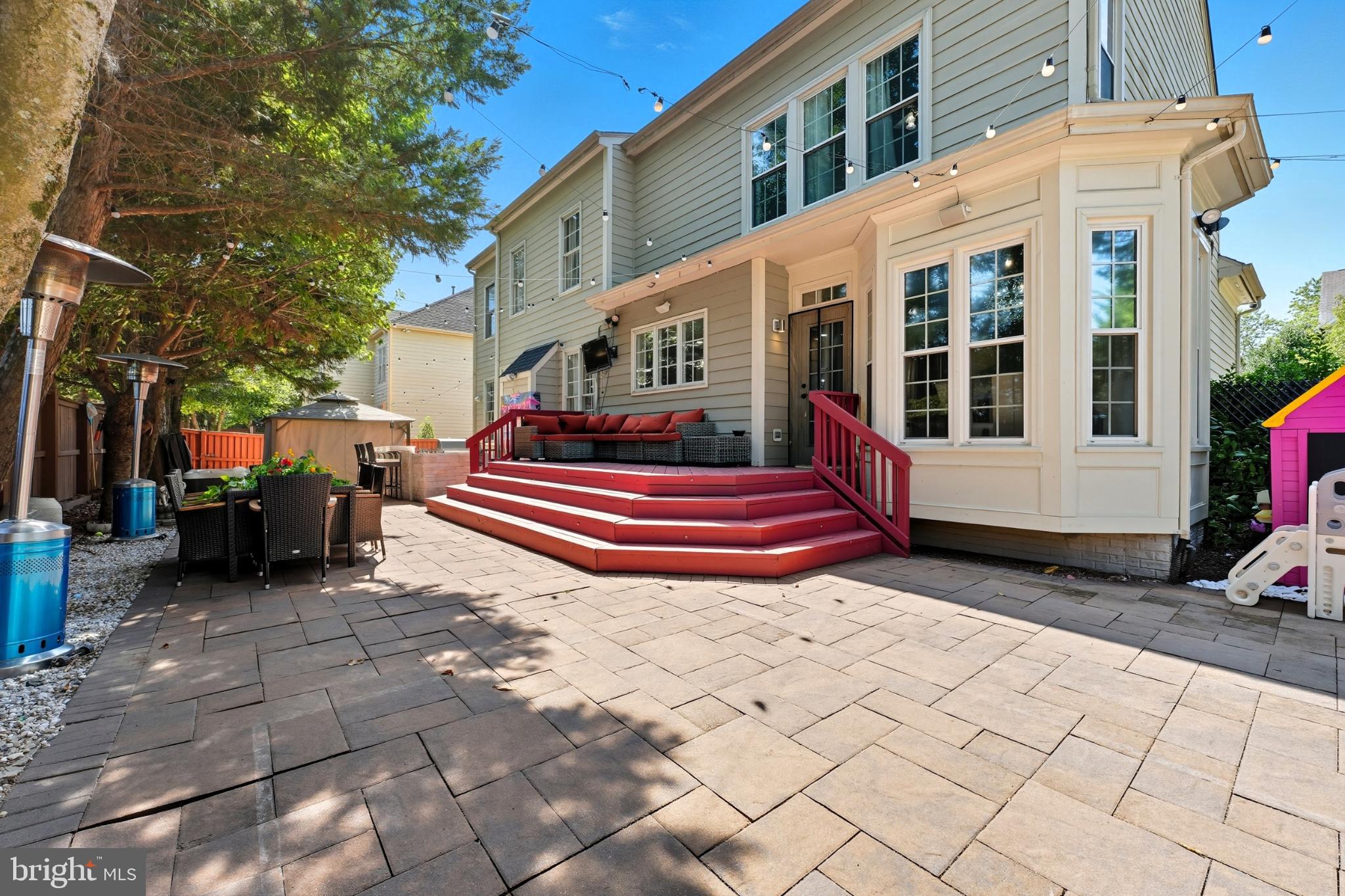 2725 Robaleed Way Herndon, VA 20171 - Photo 36 of 45 a front view of a building with sitting area